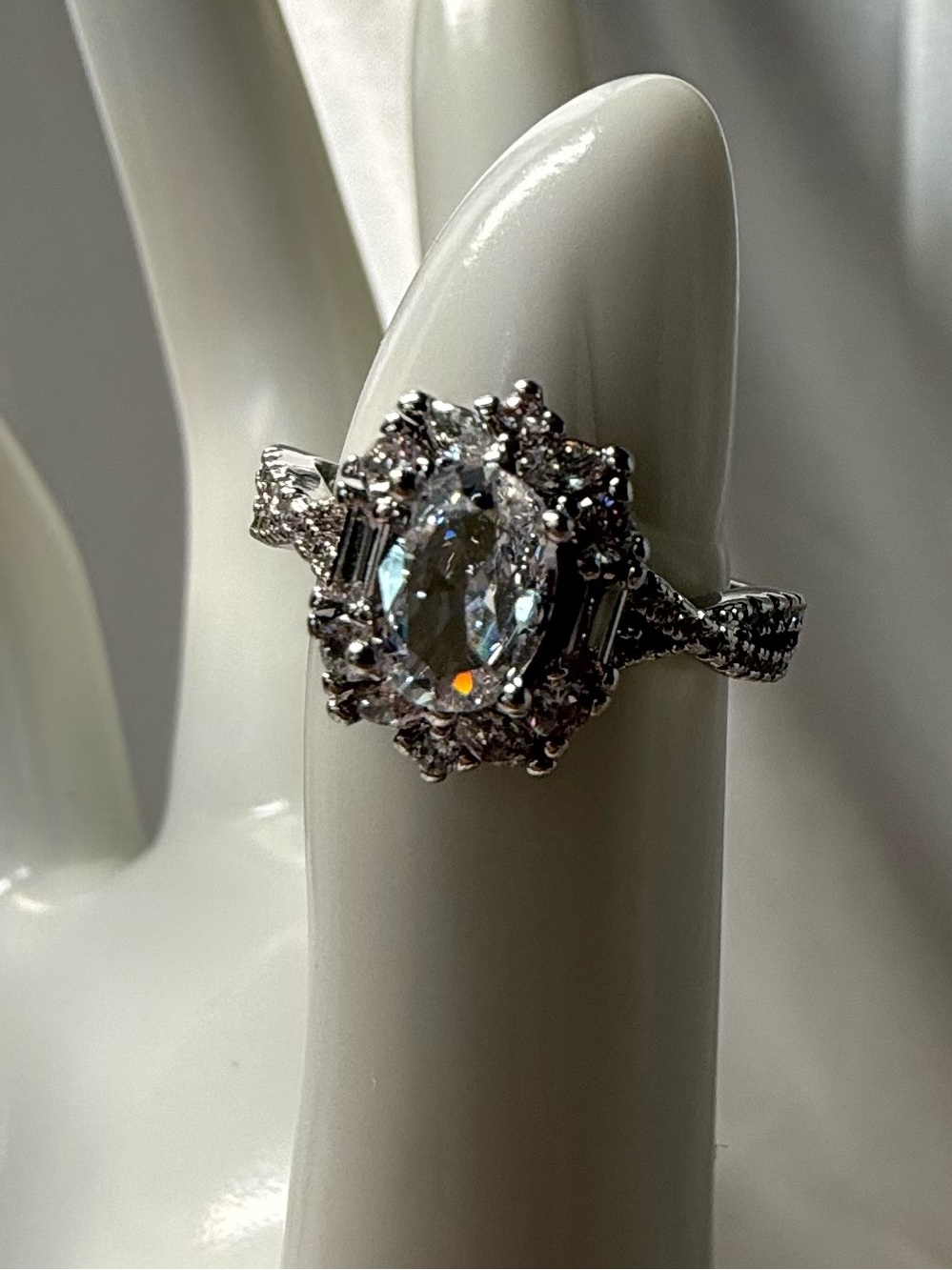 Vintage Inspired Silver Halo Oval Cubic Zirconia Like Ring Size 6 NWOT